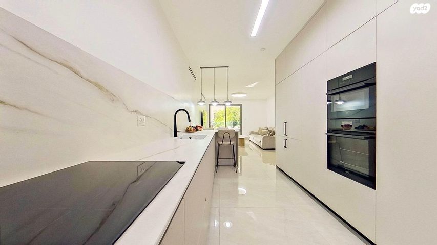 דירת גן, חרצית 44, הפרחים, מודיעין מכבים רעות