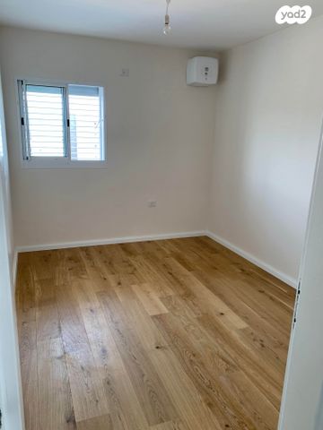 גג/ פנטהאוז, שדרות ציונה צרפת 28, גדרה מזרח, גדרה