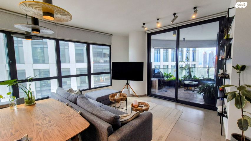 דירה, דרך מנחם בגין 158, מונטיפיורי, הרכבת, תל אביב יפו