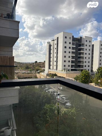 נאדין גורדימר 9