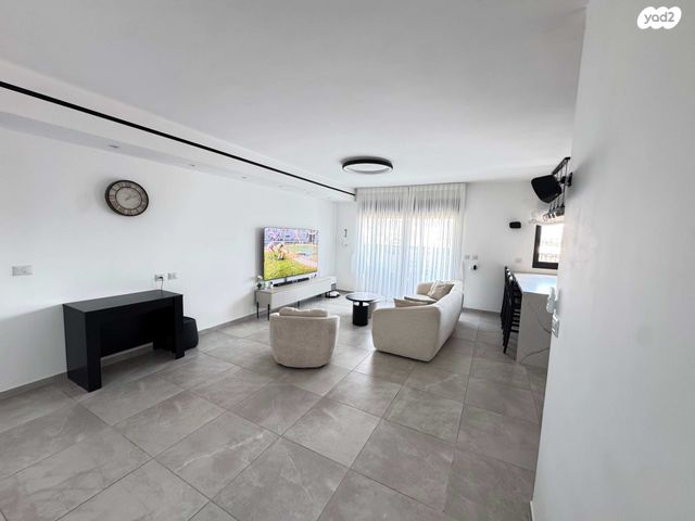 דירה, מפרש 6, משולש עין כרמל, עתלית