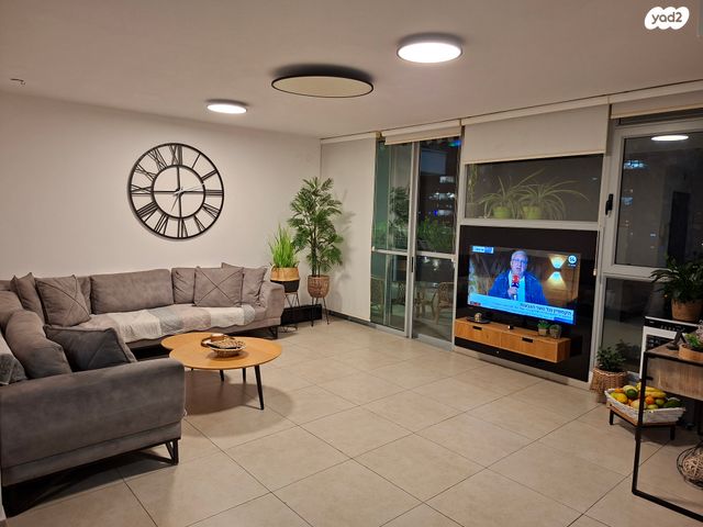 דירה, שדרות האלונים 4, פארק המושבה, באר יעקב