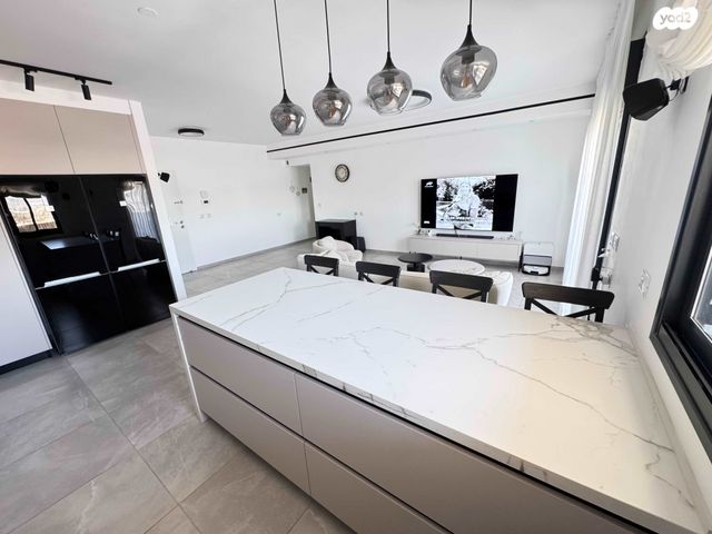 דירה, מפרש 6, משולש עין כרמל, עתלית