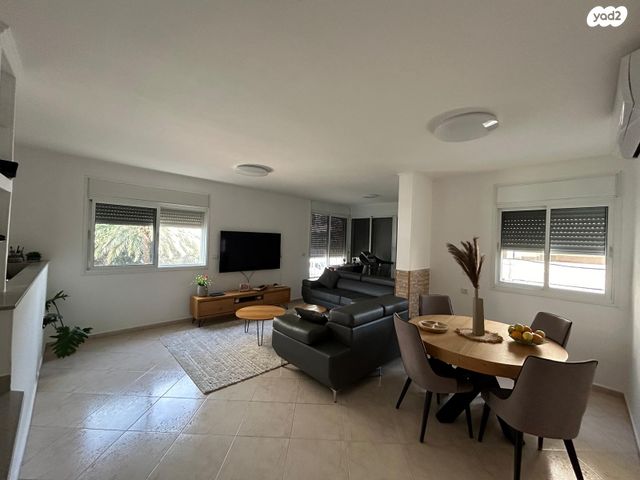 דירה, דגניה 24, שיכון עובדים, טבריה