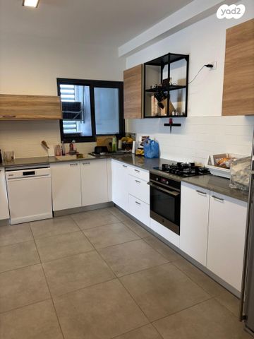 דירה, דגן 12, עמירם, פרדס חנה כרכור