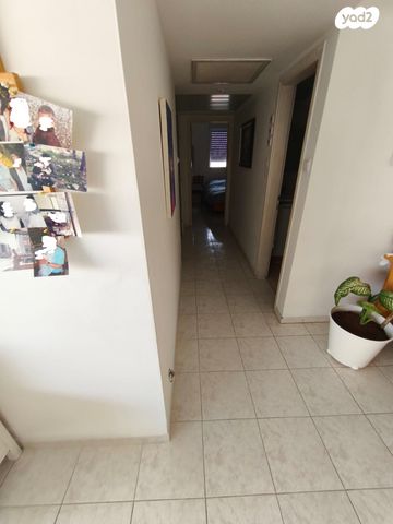 דירה, קדושי קהיר 33, נאות רחל, חולון