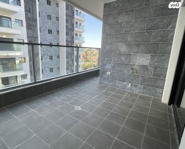 דירה, דגן 12, עמירם, פרדס חנה כרכור