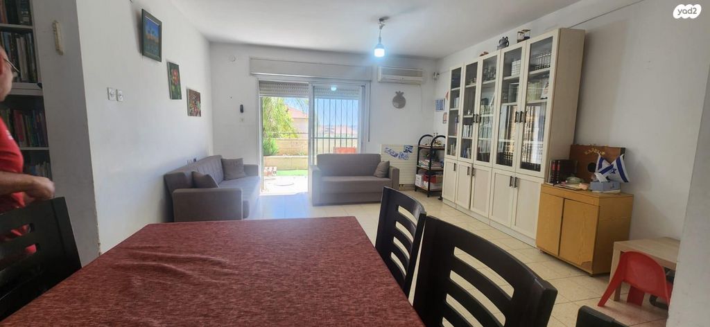 דירת גן, דוכיפת 8, נווה מנחם, גבעת זאב