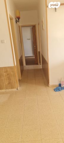 דירה, אפרסמון 2, נווה עמל, הרצליה