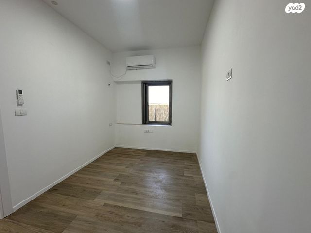 דירה, הברוש 1, נווה ירק, נווה ירק