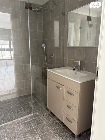 גג/ פנטהאוז, הרצל 50, מרכז, כפר סבא