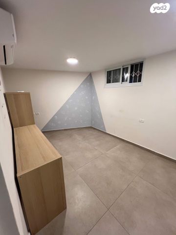 יחידת דיור, שדרות החושן 4, שכונה ז', מבשרת ציון