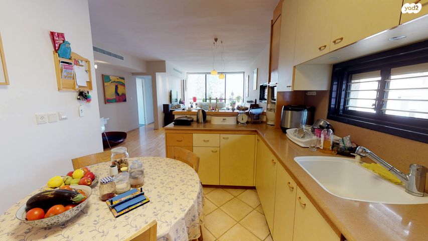 דירה, רמב"ם 34, מרכז דרום, רעננה