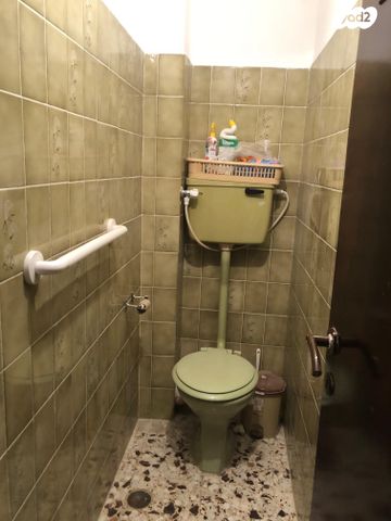 דו משפחתי, שלווה 10, נעורים, ערד