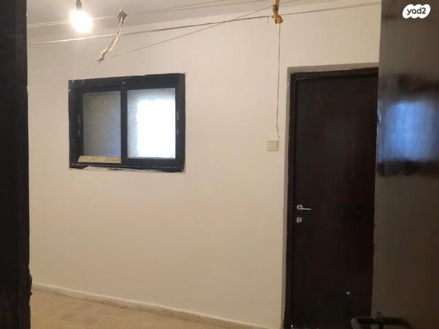 דו משפחתי, שלווה 10, נעורים, ערד