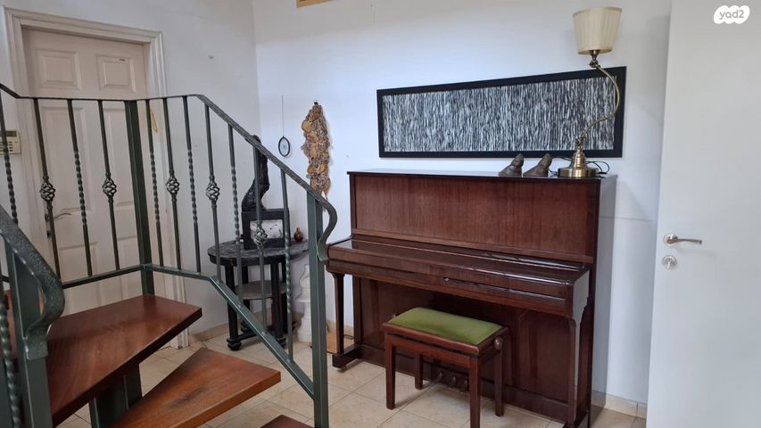 דופלקס, הראב"ע 10, נווה רם, שיכון מזרחי, רמת גן