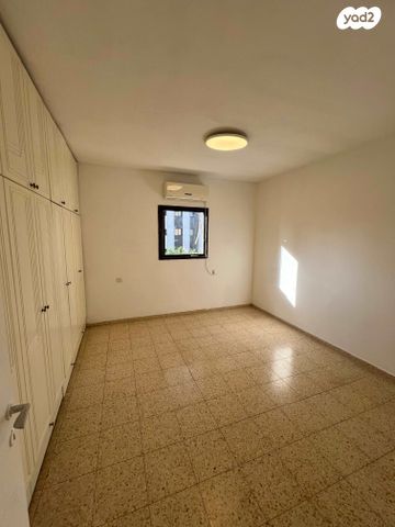 דירה, שדרות בן אב"י 44, נוף הטיילת, נתניה