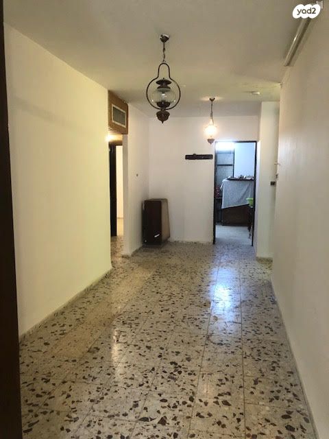 דו משפחתי, שלווה 10, נעורים, ערד