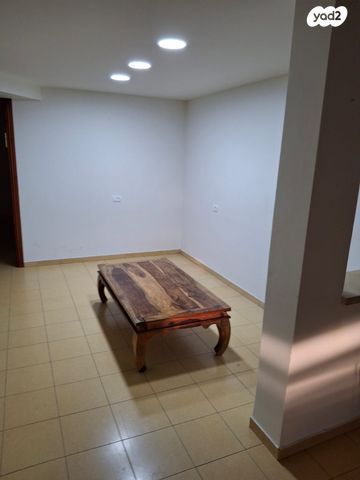 יחידת דיור, השקד 8, רמות ויצמן, יבנה