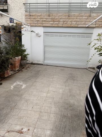 דירת גן, הברושים 12, מרכז העיר, סביניה, הוותיקה, קרית ביאליק