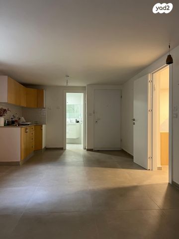 יחידת דיור, שדרות החושן 4, שכונה ז', מבשרת ציון