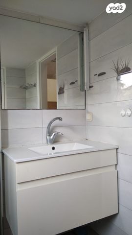 דירה, הראב"ע 10, נווה רם, שיכון מזרחי, רמת גן