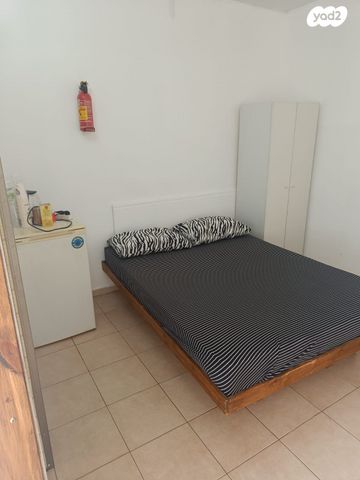 אבשלום גיסין 67