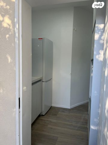 דירה, הברוש 1, נווה ירק, נווה ירק