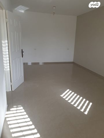 דירה, סמטת הנביאים 36, שיכון ג, טבריה