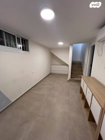 יחידת דיור, שדרות החושן 4, שכונה ז', מבשרת ציון