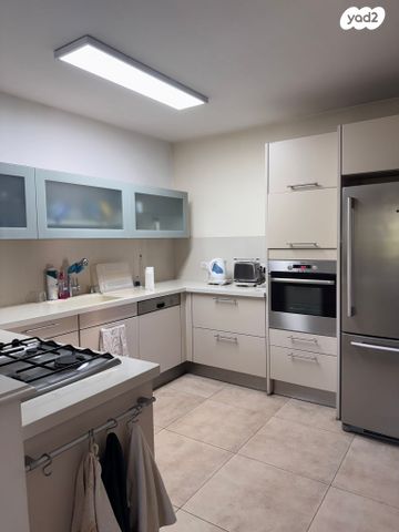 דירה, אבא אחימאיר 13, רמת אביב ג', תל אביב יפו