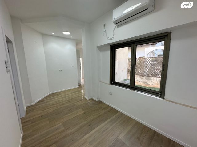 דירה, הברוש 1, נווה ירק, נווה ירק