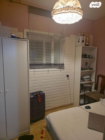 דירה, קרייתי 12, לב העיר, בת ים