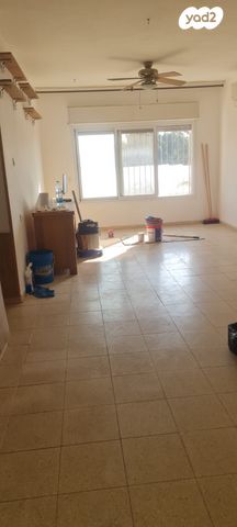 דירה, אפרסמון 2, נווה עמל, הרצליה