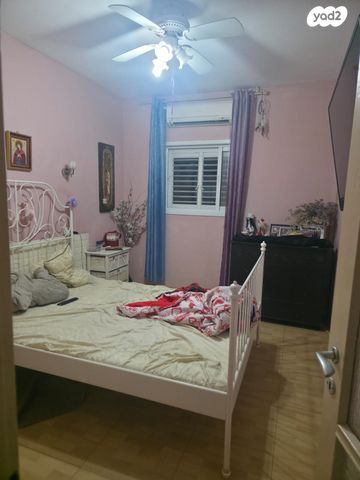 דירה, קרייתי 12, לב העיר, בת ים