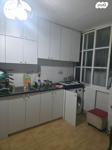 דירה, קרייתי 12, לב העיר, בת ים