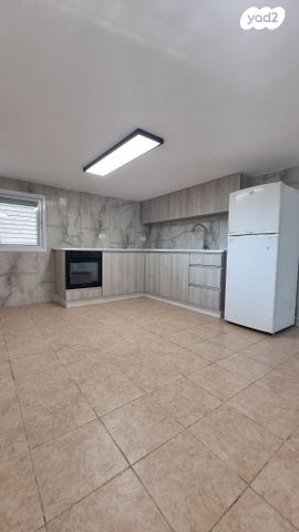 דירה, התאנה 34, נחם, נחם