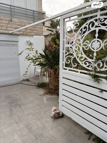 דירת גן, הברושים 12, מרכז העיר, סביניה, הוותיקה, קרית ביאליק