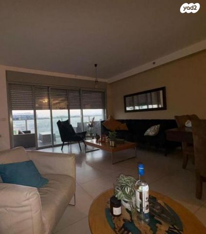 דירה, מעיין 1, נופרים, ראש העין