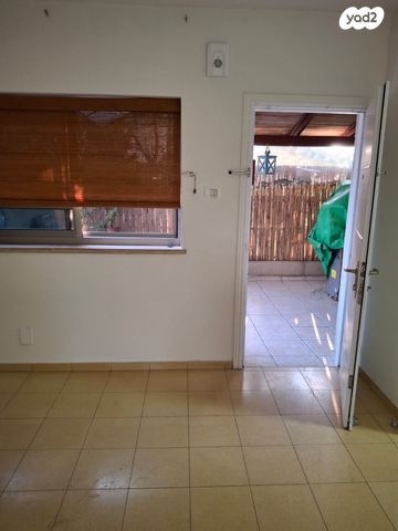 יחידת דיור, השקד 8, רמות ויצמן, יבנה