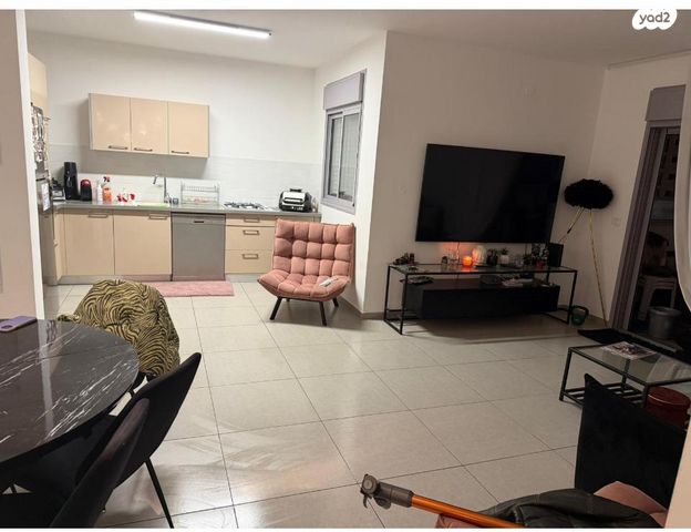 דירה, הצנחנים 5, אריק שרון, נהריה