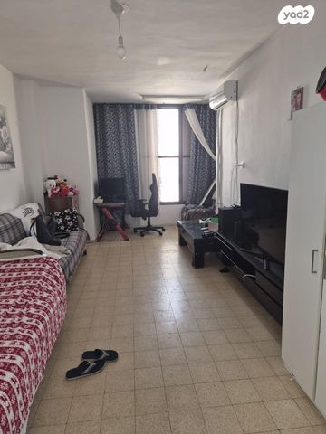 דירה, בית וגן 3, לב העיר, בת ים