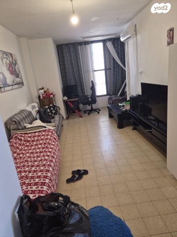 דירה, בית וגן 3, לב העיר, בת ים