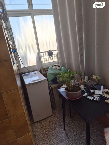 דירה, בית וגן 3, לב העיר, בת ים