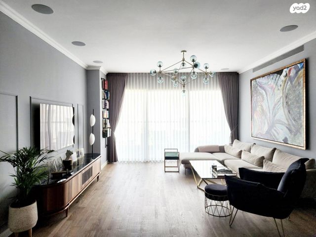 דירה, נווה גן, רמת השרון