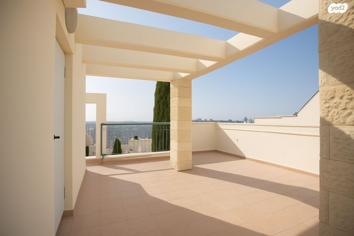 דו משפחתי, מודיעין מכבים רעות