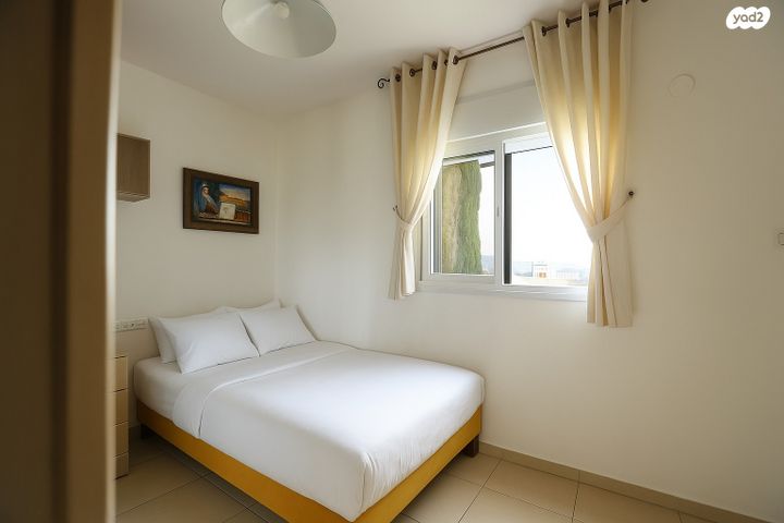 דו משפחתי, מודיעין מכבים רעות