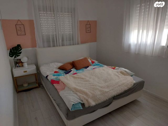 דירה, בני עי''ש, בני עי"ש