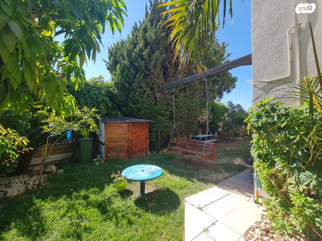 דו משפחתי, נאות הפרחים, גן יבנה