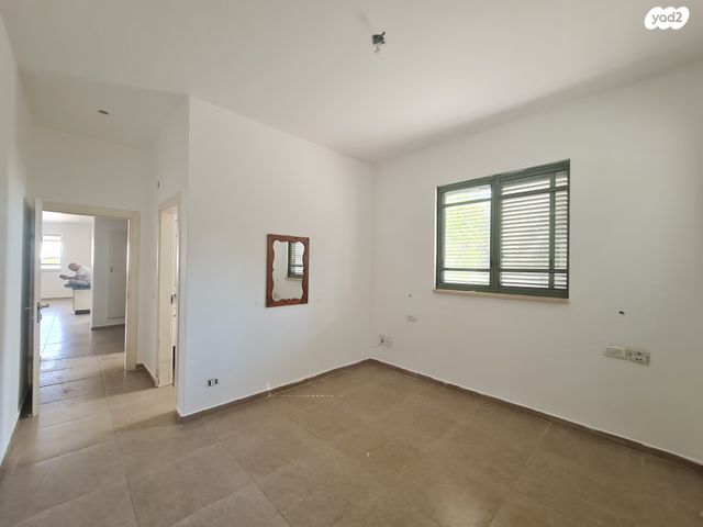 דו משפחתי, נאות הפרחים, גן יבנה